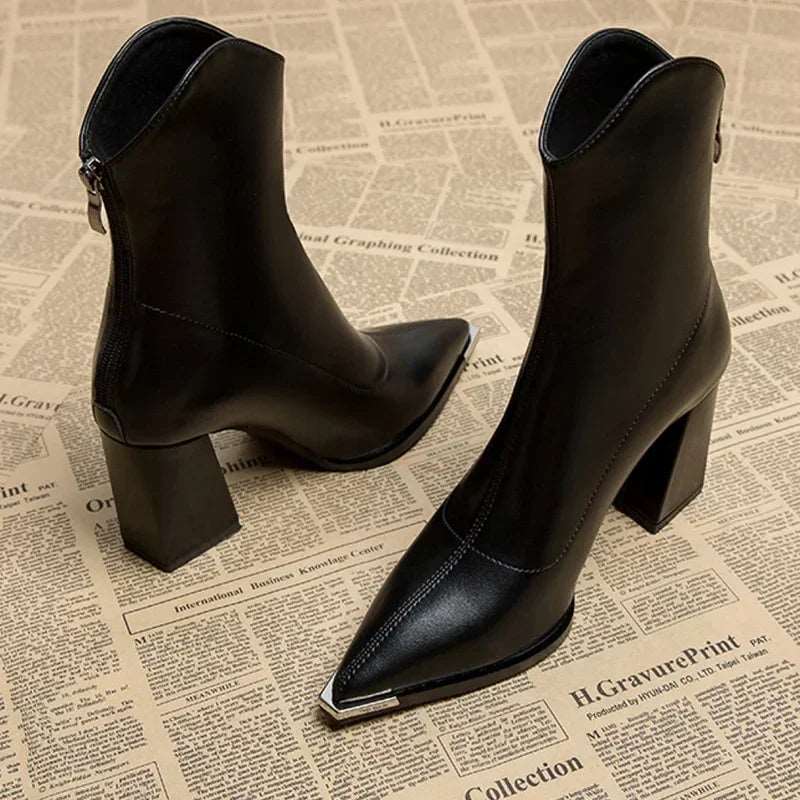 2024 Winter High Heels Sexy Women Luxury Shoes Chunky Ankle Chelsea Boots Fashion New Pointed Toe Zipper Goth Pumps Brand Shoes.