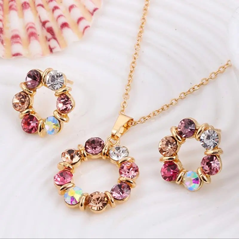 3pcs Gold Necklace Earrings Set Ladies Celebrity Simple Fashion Style Exquisite Stained Glass Diamond Circle Shape Jewelry.