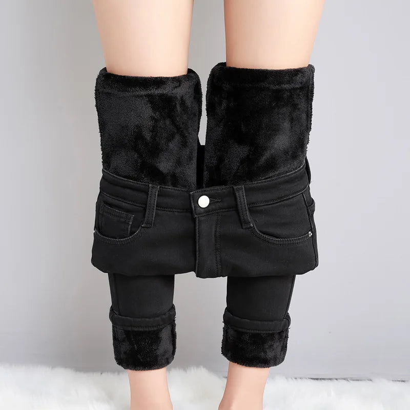 New Women Thermal Jeans Winter Snow Warm Plush Stretch Jeans Lady Skinny Thicken Students Denim Pants Fleece Mom Fur Trousers.