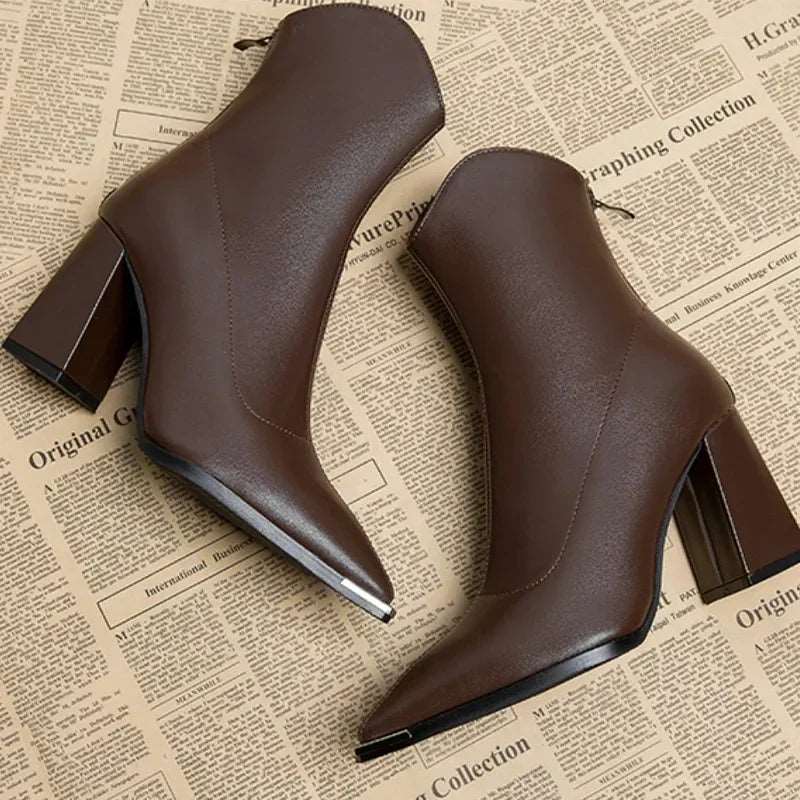 2024 Winter High Heels Sexy Women Luxury Shoes Chunky Ankle Chelsea Boots Fashion New Pointed Toe Zipper Goth Pumps Brand Shoes.