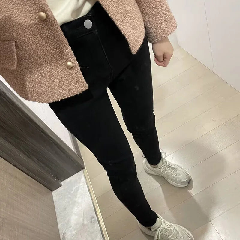 New Women Thermal Jeans Winter Snow Warm Plush Stretch Jeans Lady Skinny Thicken Students Denim Pants Fleece Mom Fur Trousers.